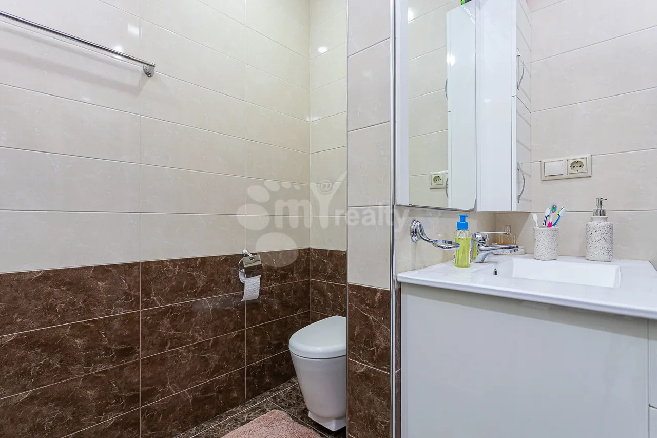 4 bedroom apartment for sale Nalbandyan St, Center Yerevan, 158811