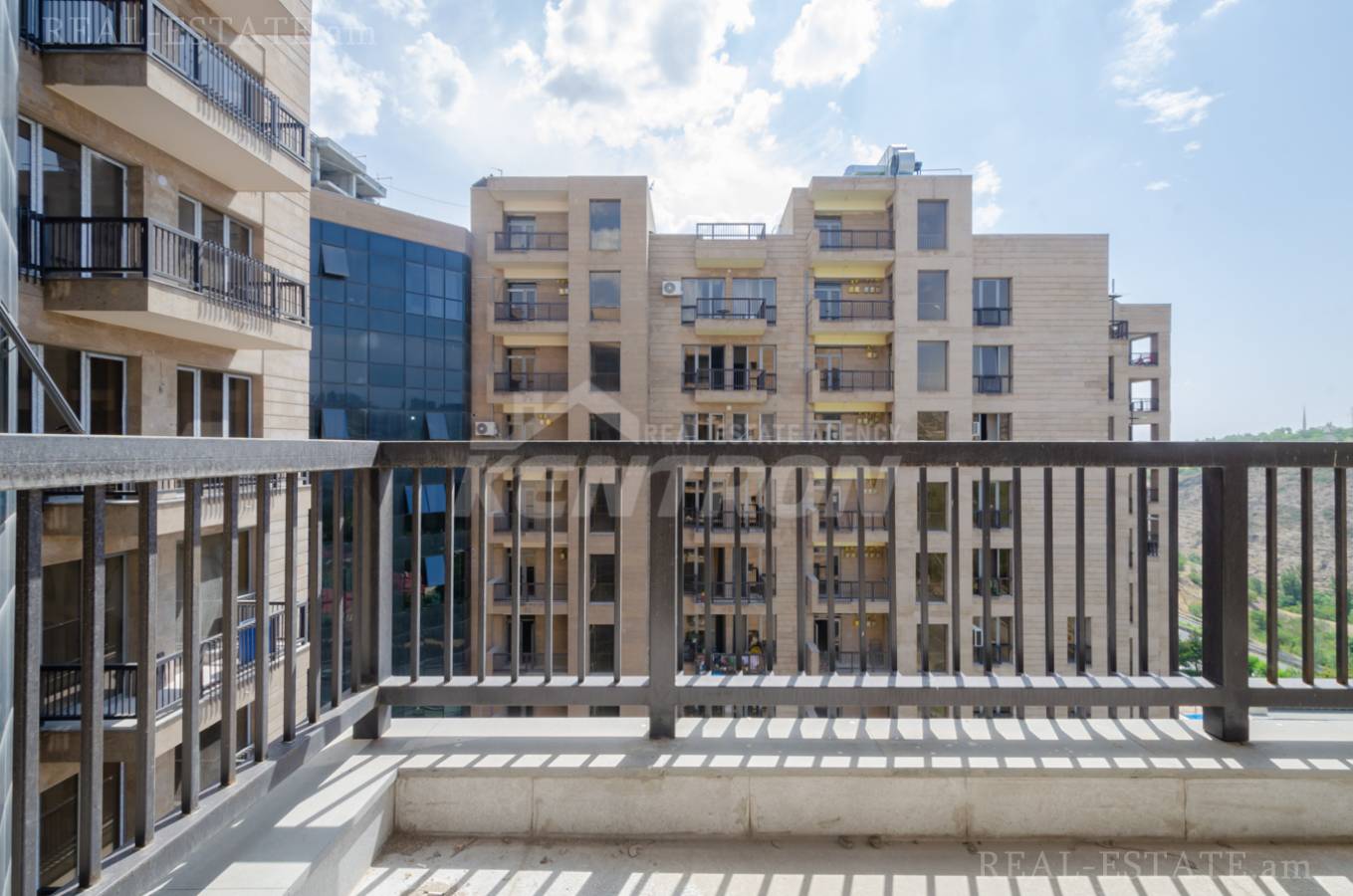 3 bedroom apartment for sale Paronyan St, Center Yerevan, 136720