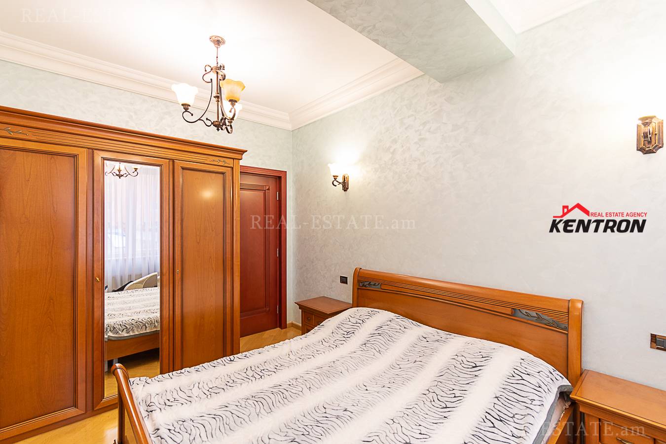 4 bedroom apartment for sale Abovyan St, Center Yerevan, 130137