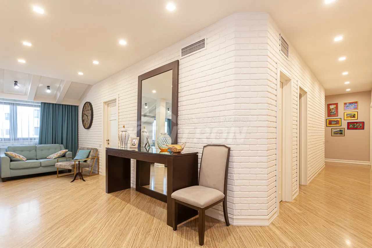 5 bedroom apartment for sale V.Vagharshyan St, Arabkir Yerevan, 159689