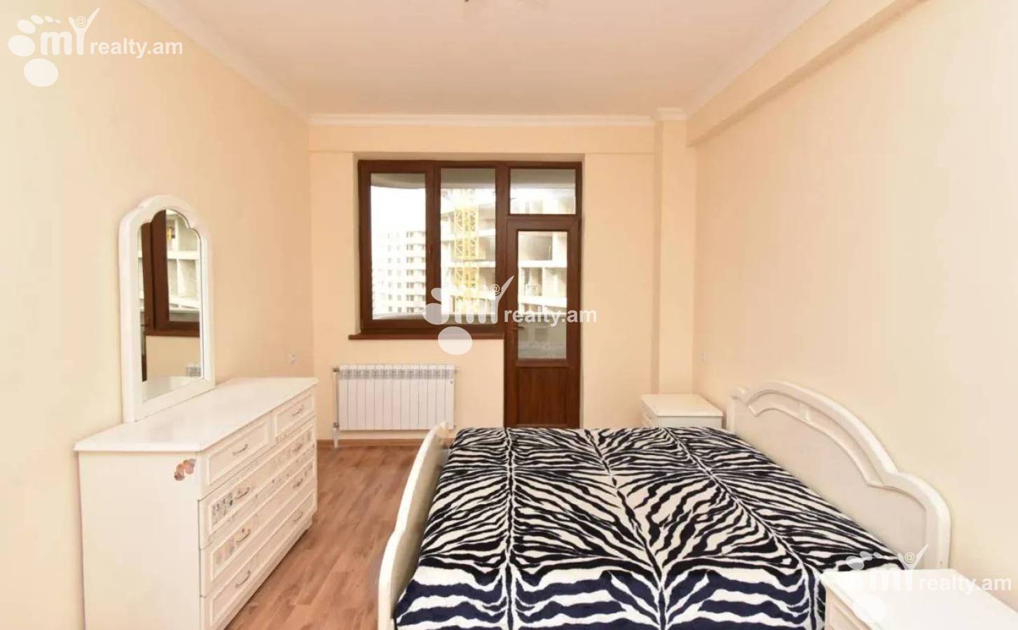 4 bedroom apartment for rent M․ Melqonyan str, Center Yerevan, 155723