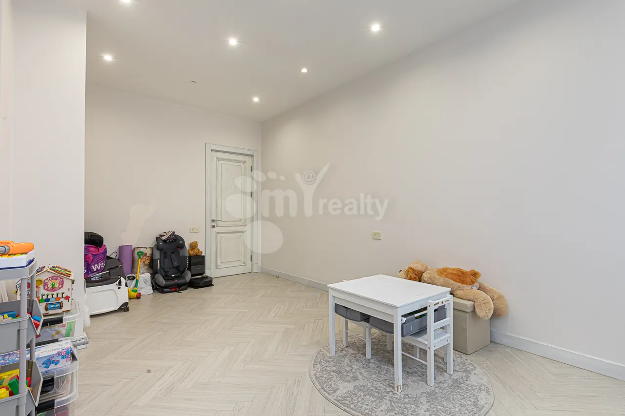 4 bedroom apartment for sale Aram St, Center Yerevan, 159224