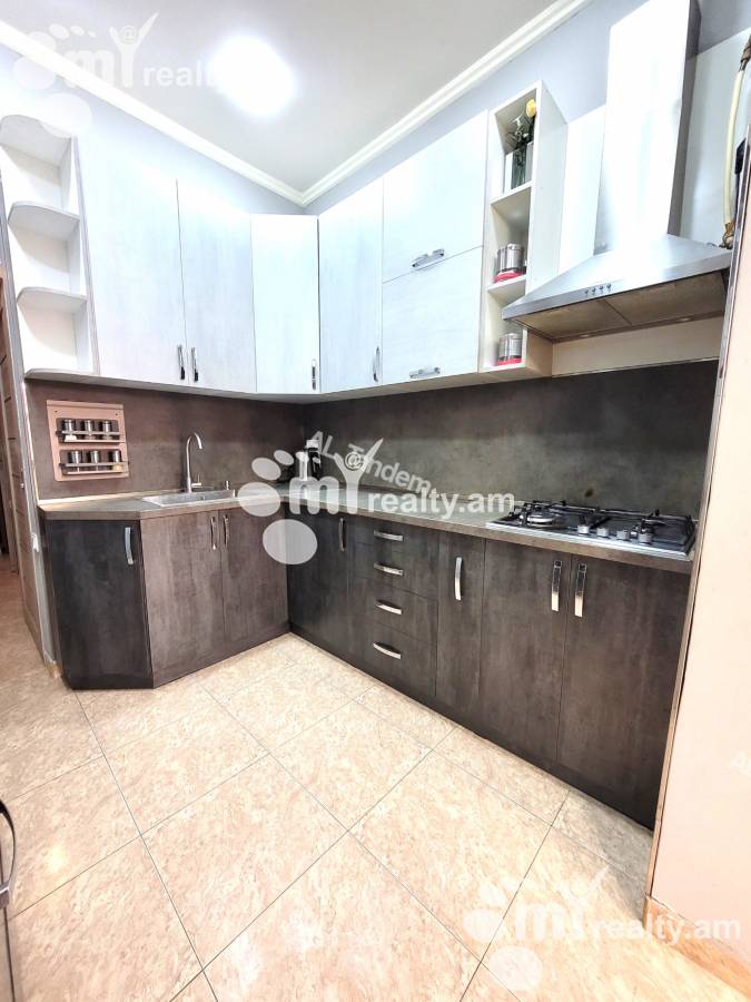 3 bedroom apartment for rent Mashtots Ave, Center Yerevan, 142134