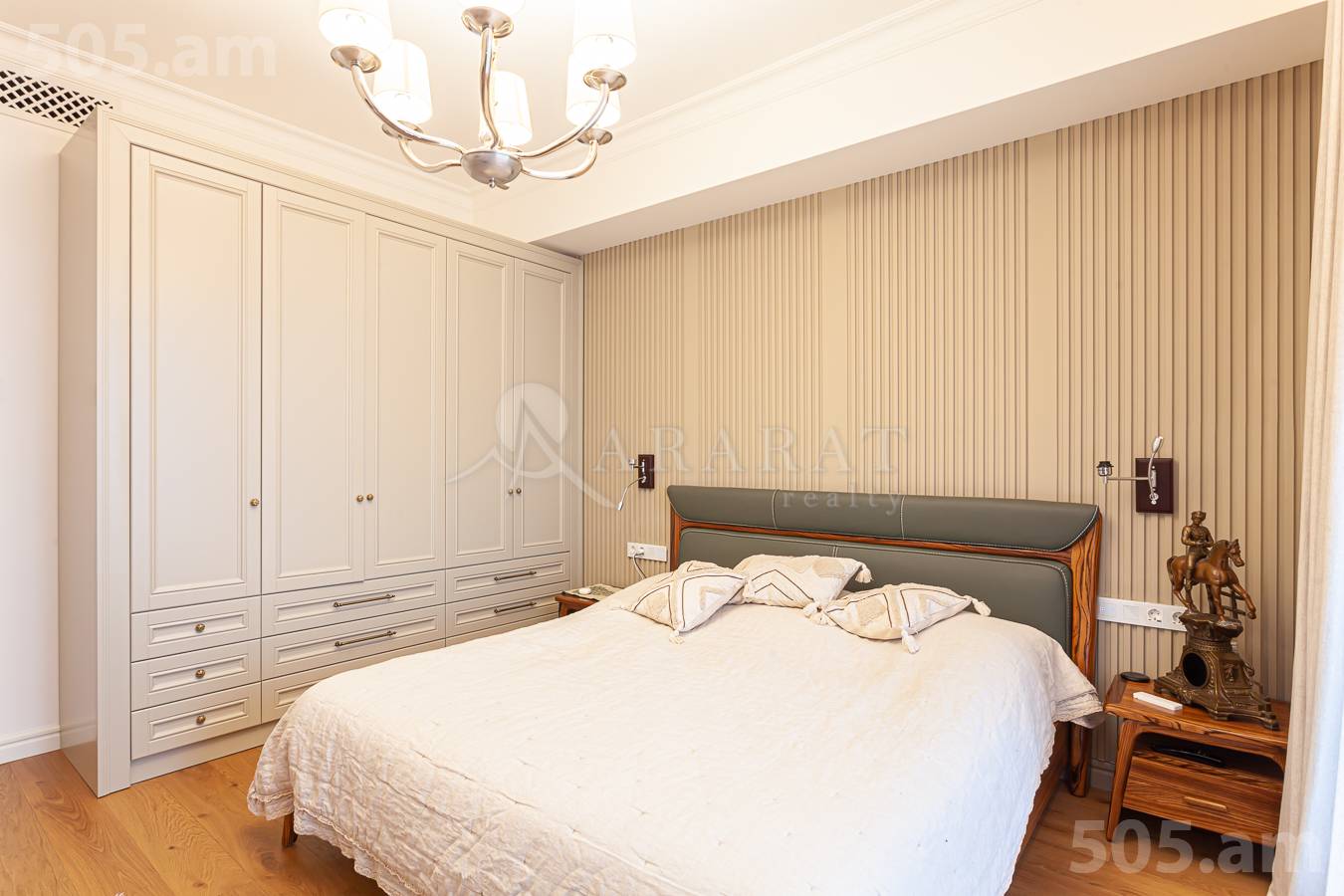 5 սենյականոց բնակարան  Բուզանդի փող, Կենտրոն Երևան, 154376