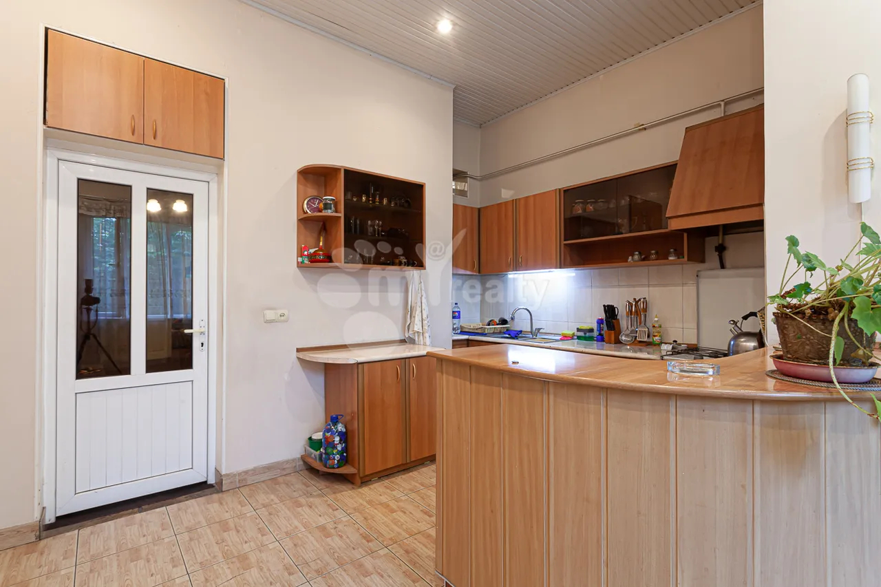 3 bedroom apartment for sale Pushkin St, Center Yerevan, 161163