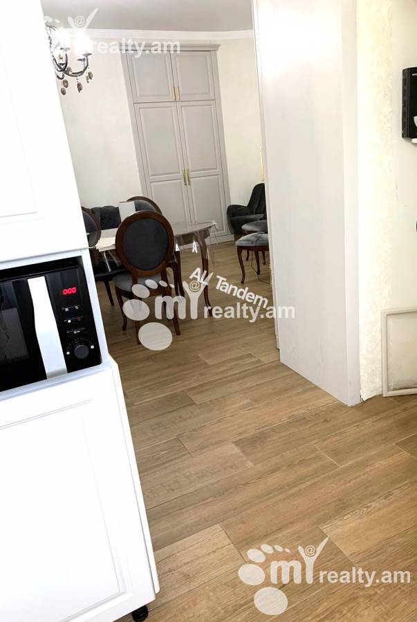 Купить 3 комнатную квартиру Вардананц ул, Центр Ереван, 143105