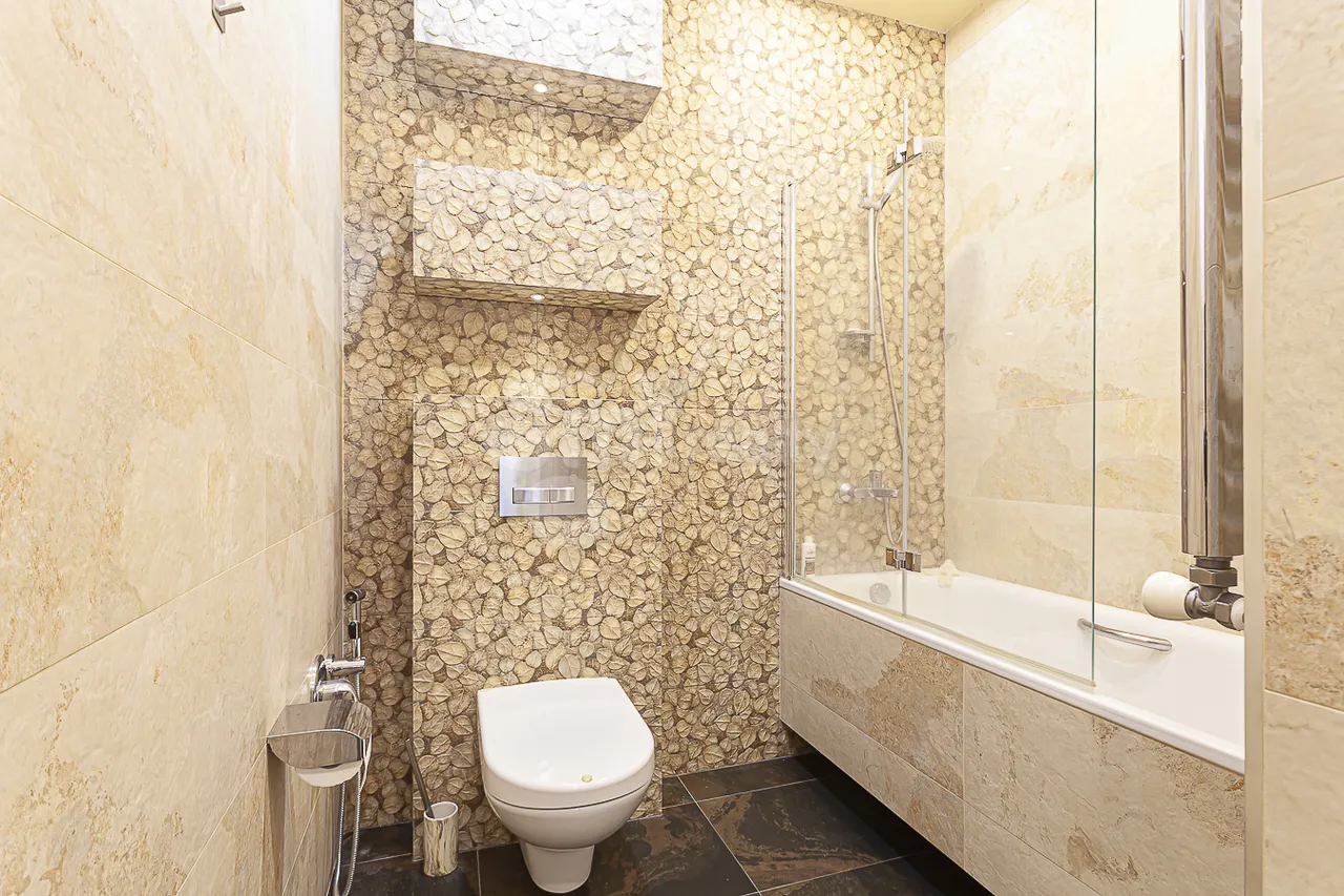 3 bedroom apartment for sale Aram St, Center Yerevan, 161991