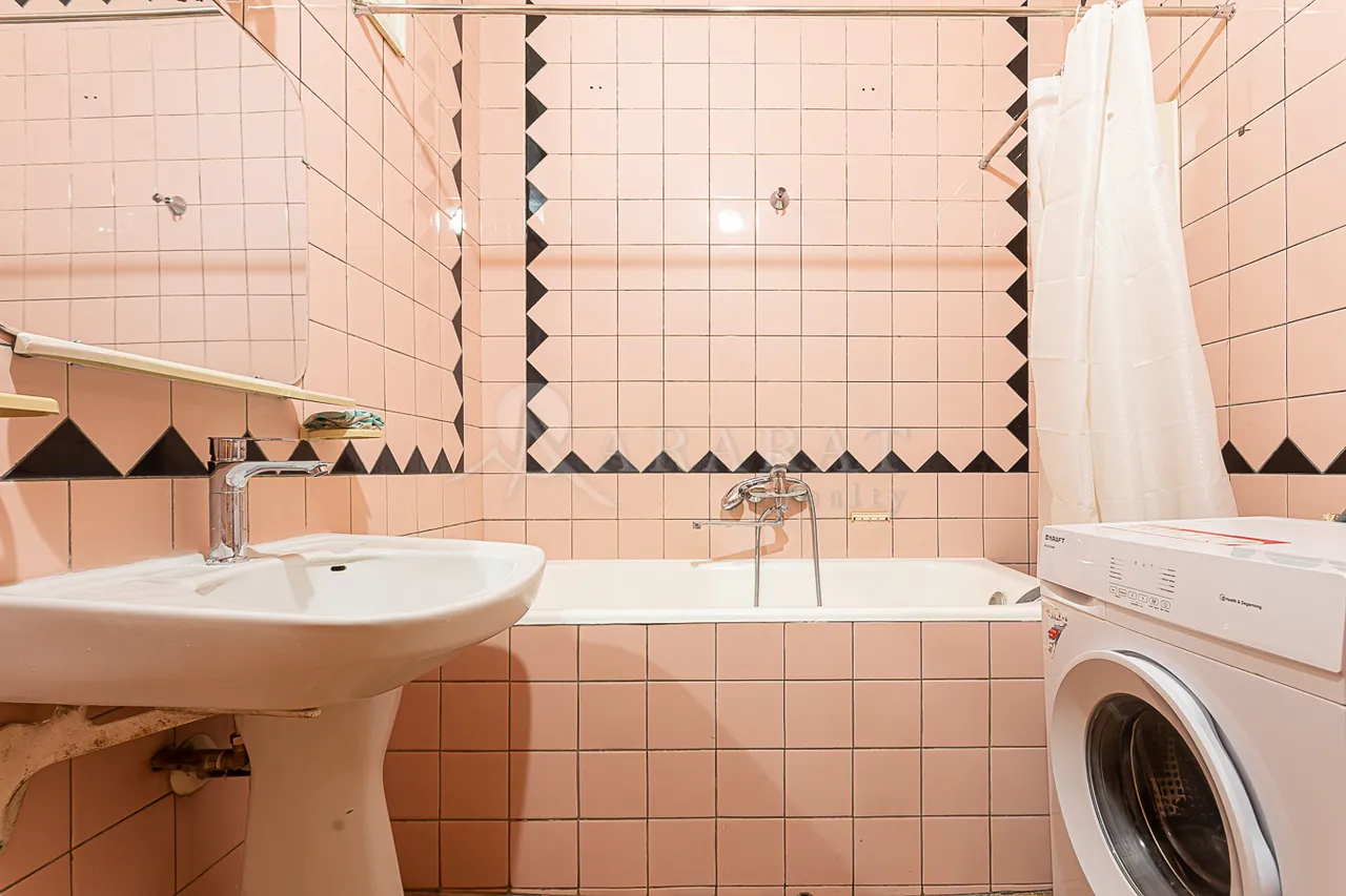 3 bedroom apartment for sale Charents St, Center Yerevan, 157411