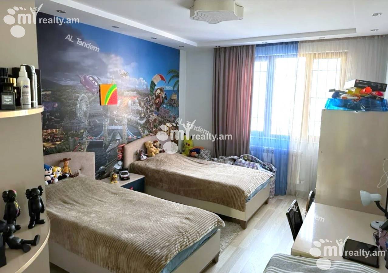 3 bedroom apartment for sale E. Qochar St, Center Yerevan, 152495