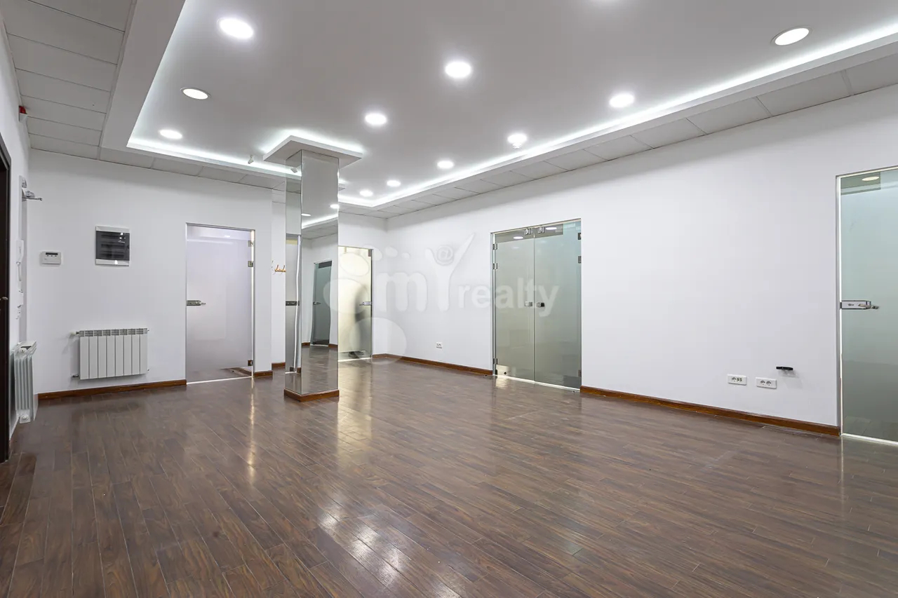 Commercial for rent خیابان آزاتوتیان, عربگیر ایروان, 157759