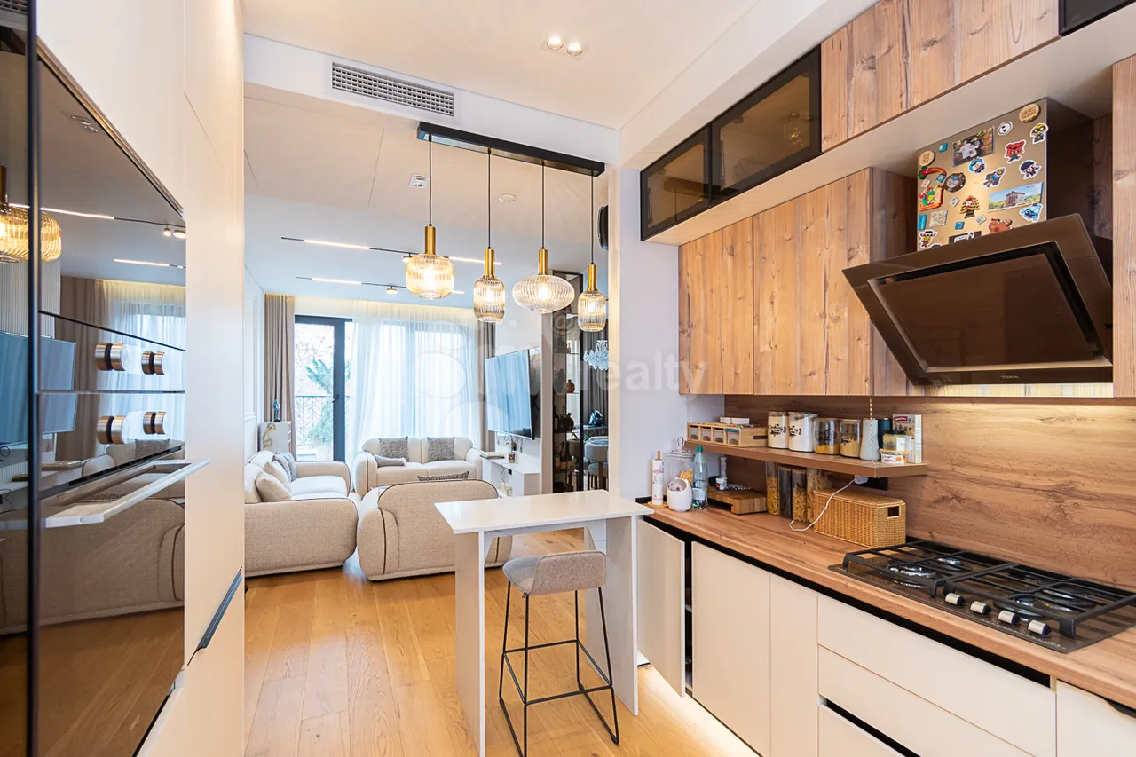 3 սենյականոց բնակարան վարձով Խորենացու փող, Կենտրոն Երևան, 160141