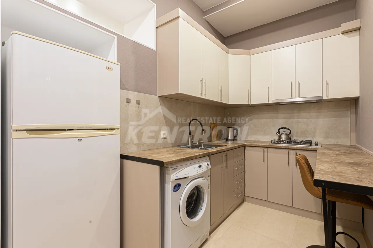 3 bedroom apartment for rent خیابان ساریان, مرکز شهر ایروان, 158709