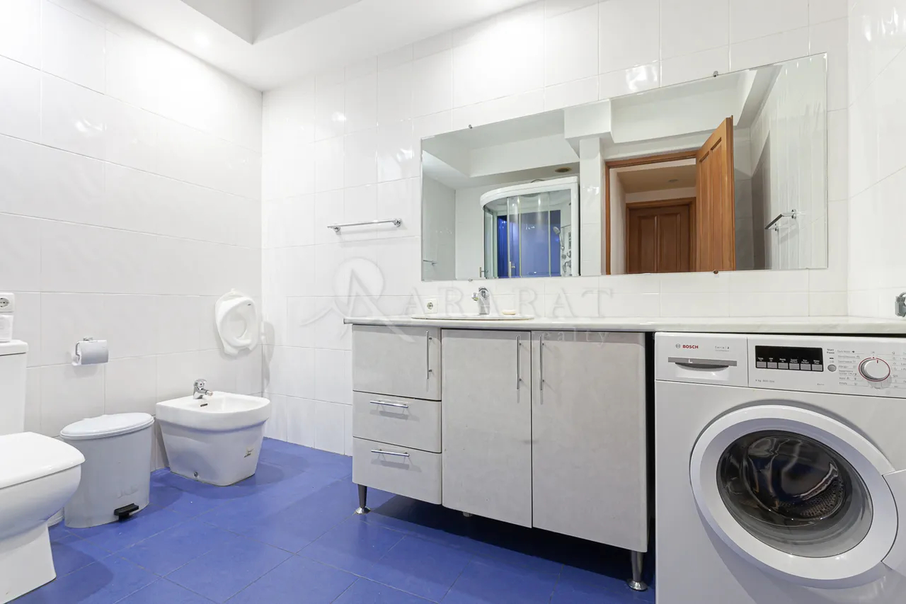 3 bedroom apartment for sale Northern(Hyusisayin)  Ave, Center Yerevan, 159097