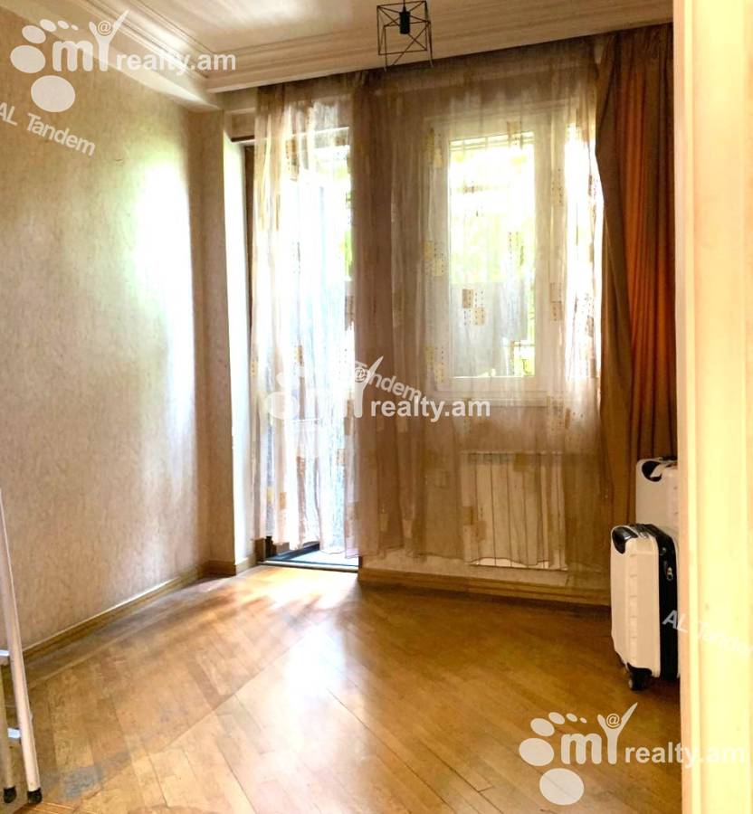 3 bedroom apartment for rent Isahakyan St, Center Yerevan, 156041