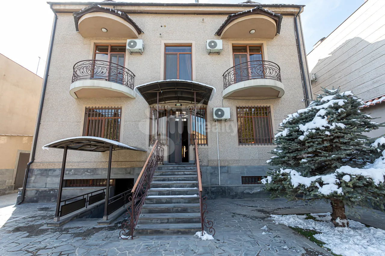 House for sale Tsarav Aghbyur St, Avan Yerevan, 159132