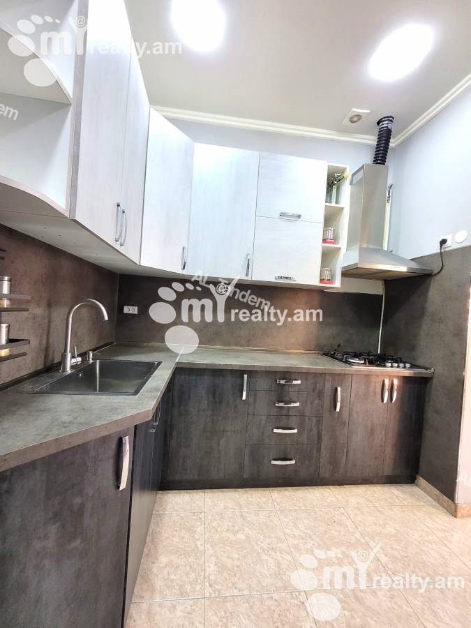 3 bedroom apartment for rent Mashtots Ave, Center Yerevan, 142134