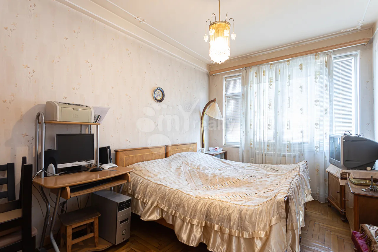 Купить 3 комнатную квартиру В.Папазян ул, Арабкир Ереван, 157437