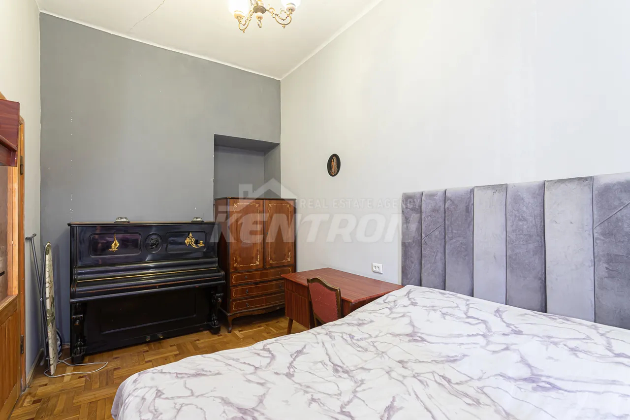 5 bedroom apartment for sale Abovyan St, Center Yerevan, 160117