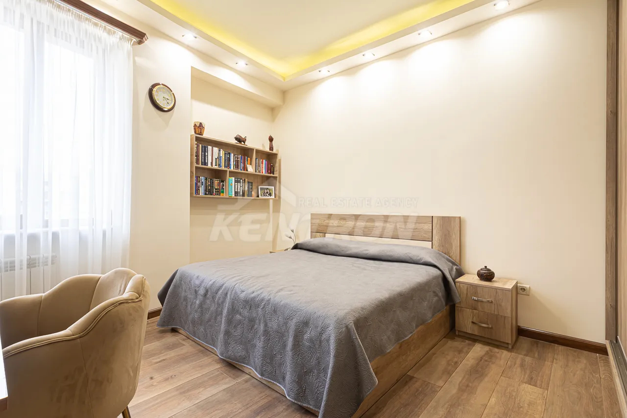 4 bedroom apartment for sale خیابان یِکمالیان, مرکز شهر ایروان, 158583