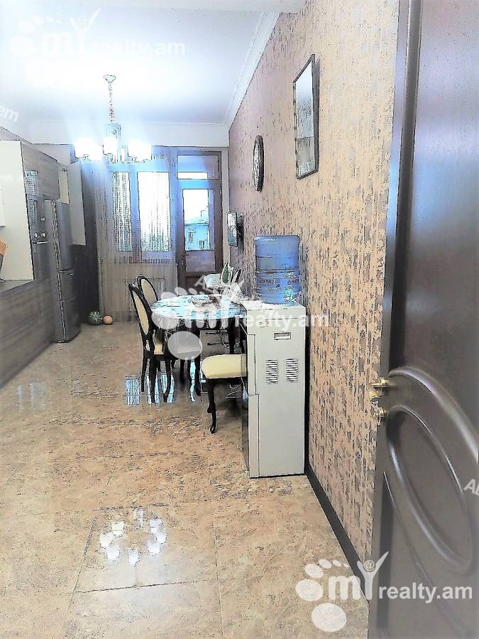 4 bedroom apartment for sale Fuchik St, Ajapnyak Yerevan, 124925