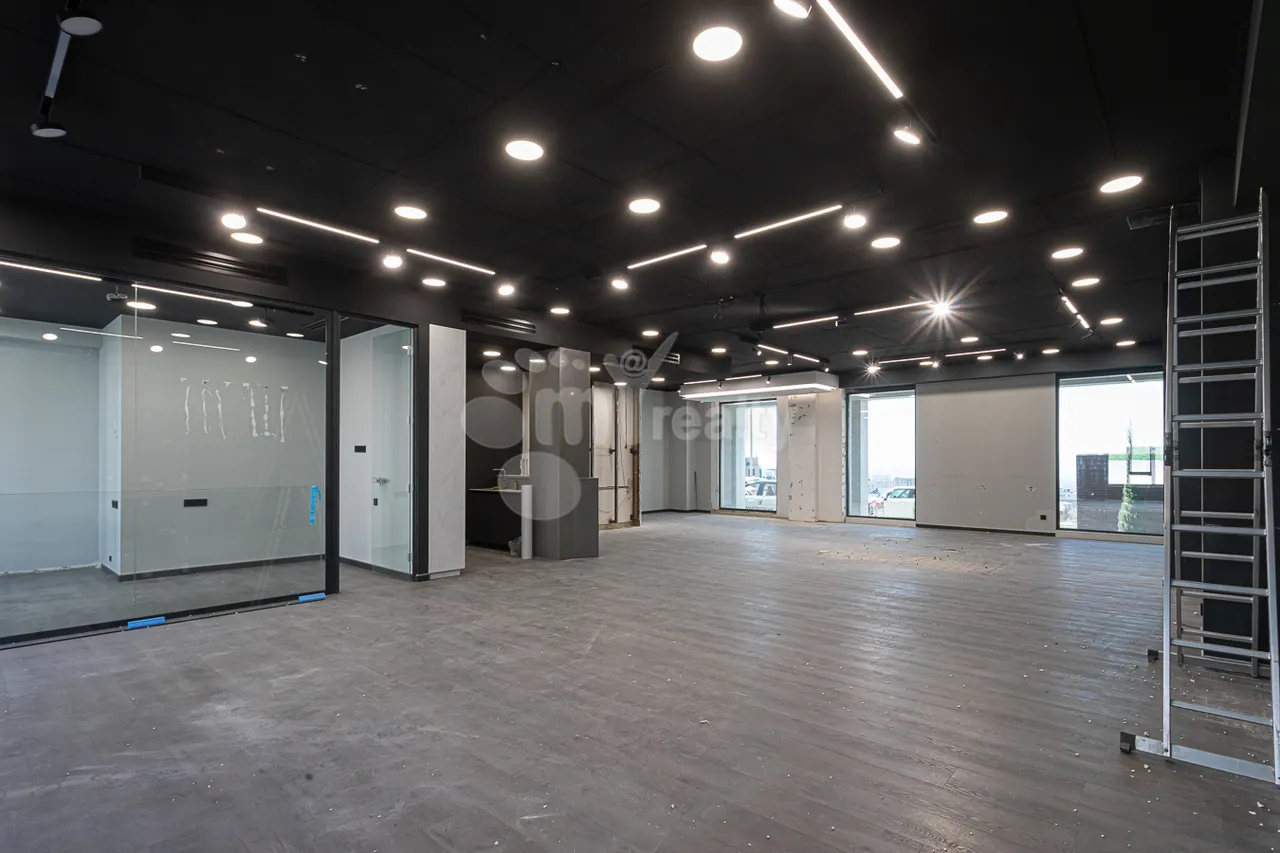Commercial property for rent Antarayin, Leonid-Azgaldyan-Straße,, Center Yerevan, 160088