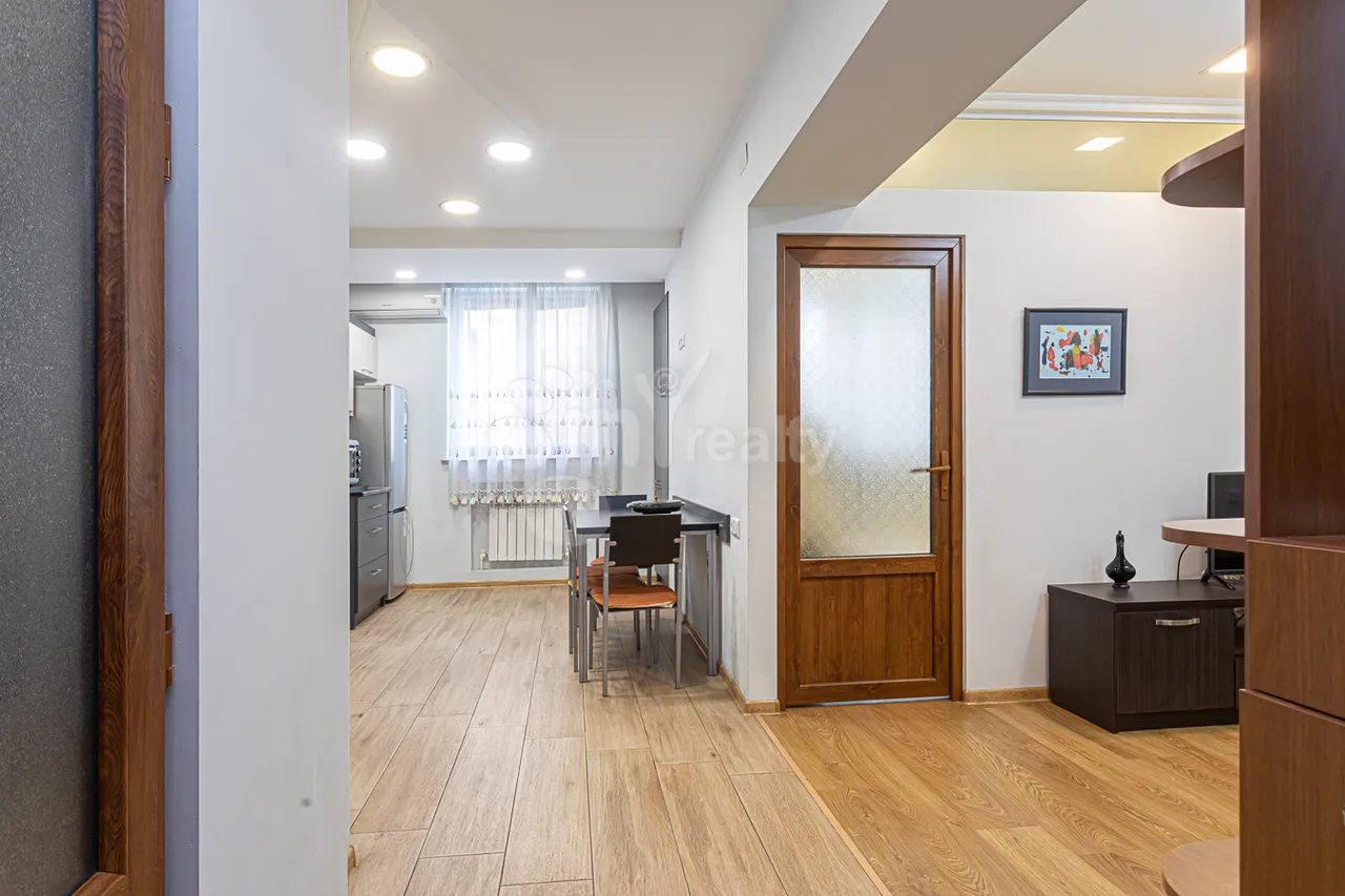 2 bedroom apartment for rent Saryan St, Center Yerevan, 157334