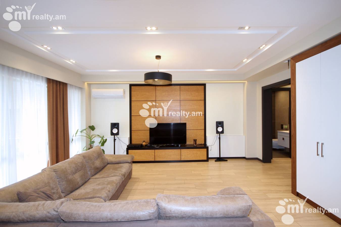 3 bedroom apartment for sale Hanrapetutyan St, Center Yerevan, 159599