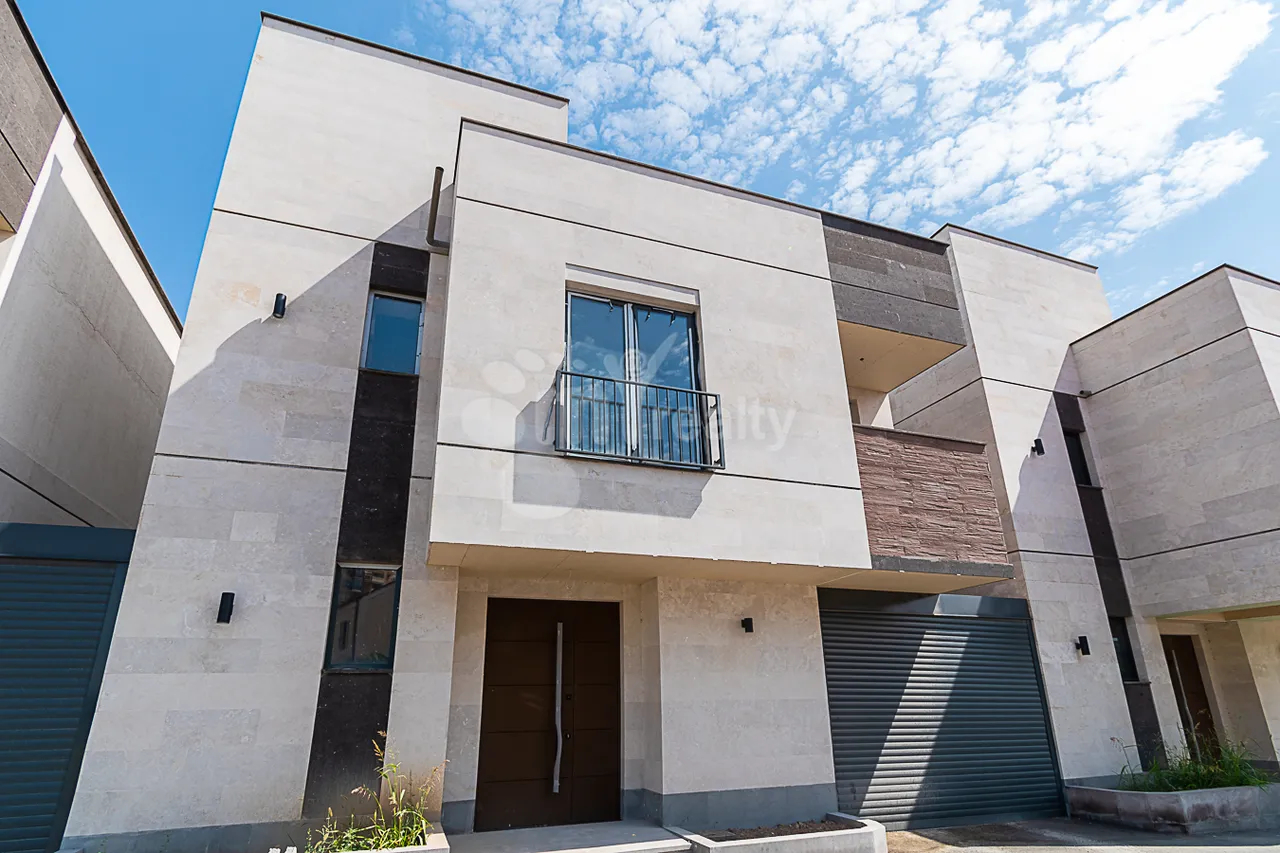 House for sale خیابان میکویان, داوتاشِن ایروان, 161535