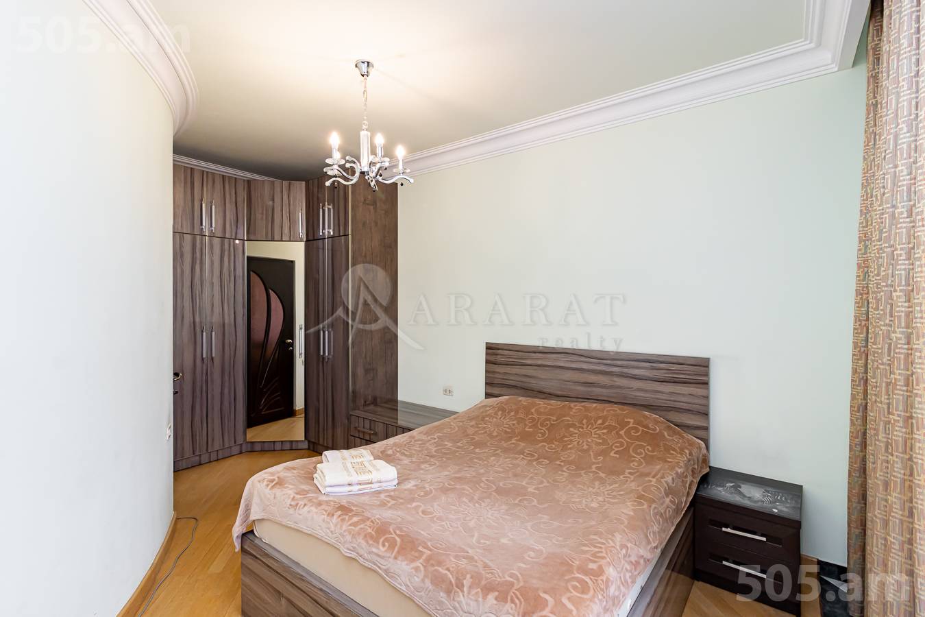 6 սենյականոց բնակարան  Տերյան փող, Կենտրոն Երևան, 152134