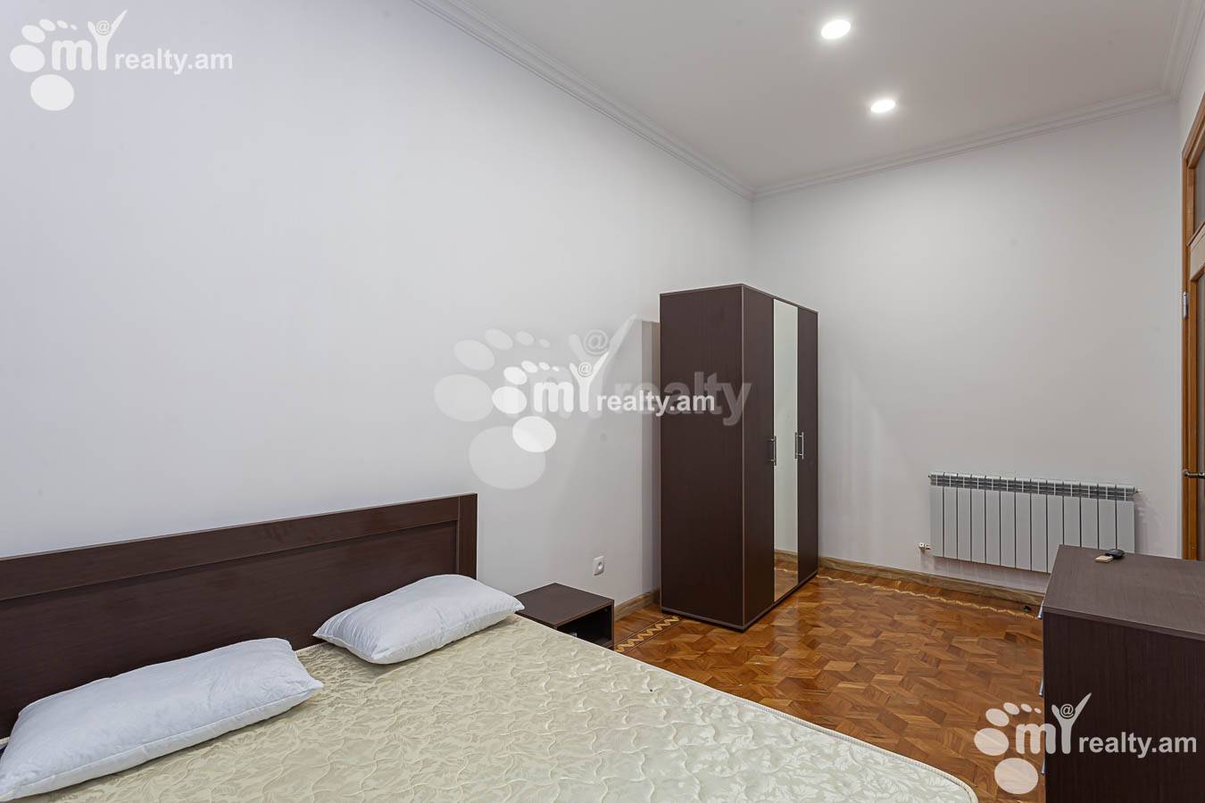 4 bedroom apartment for rent Mashtots Ave, Center Yerevan, 154255