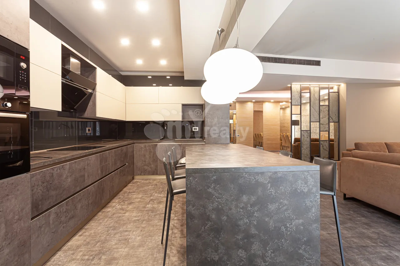 4 bedroom apartment for sale A.Manukyan St, Center Yerevan, 161690