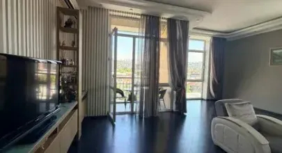 3 bedroom apartment for rent Aram St, Center Yerevan, 161431
