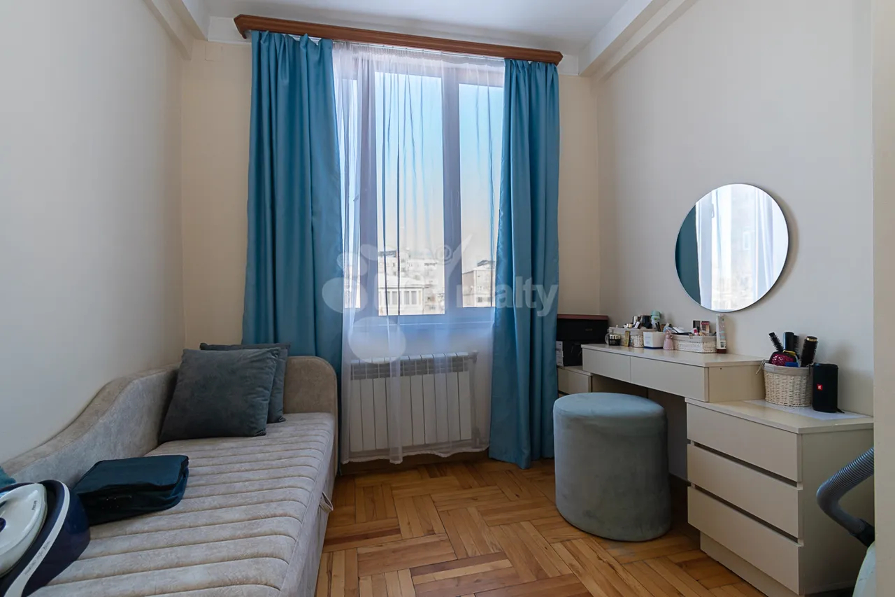 3 bedroom apartment for sale Hr.Kochar St, Arabkir Yerevan, 159110