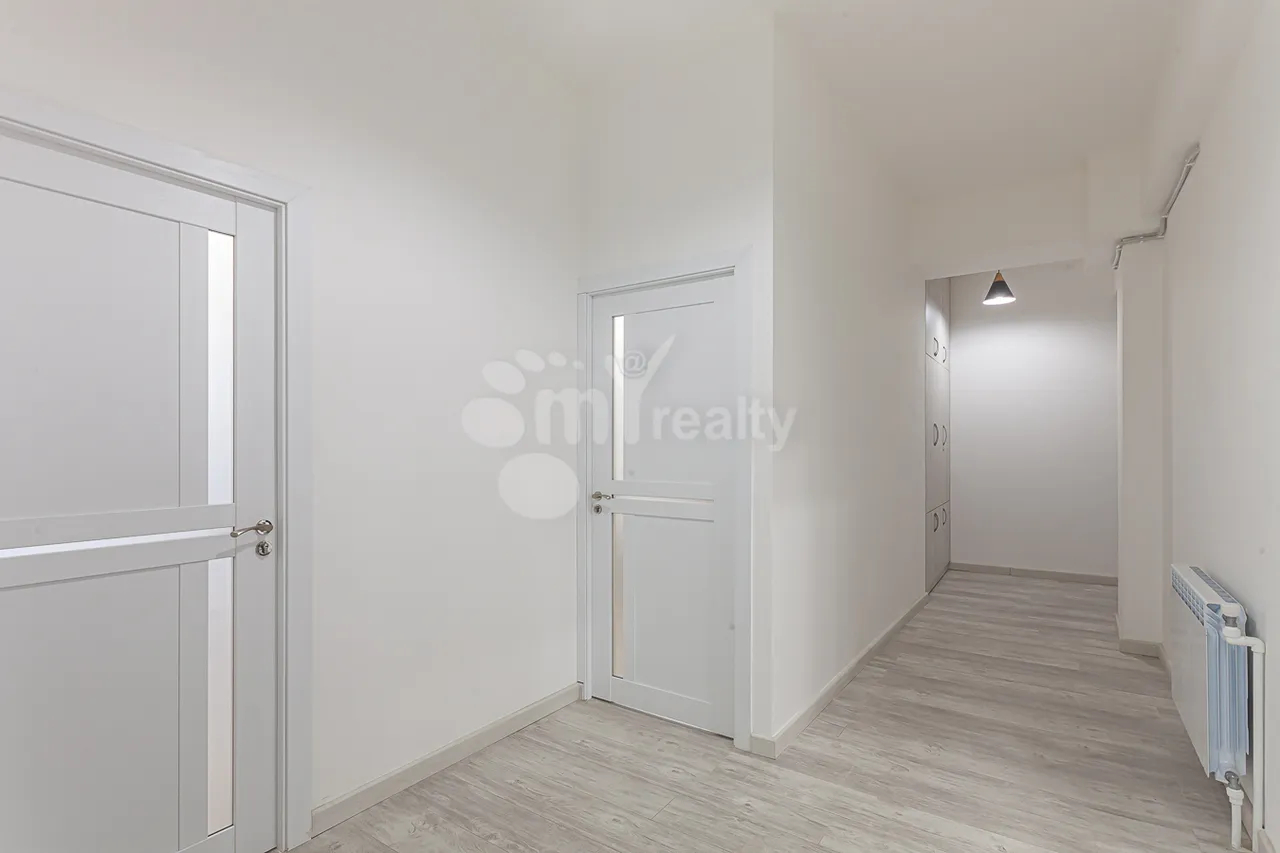 4 bedroom apartment for sale Antarayin St, Center Yerevan, 157641
