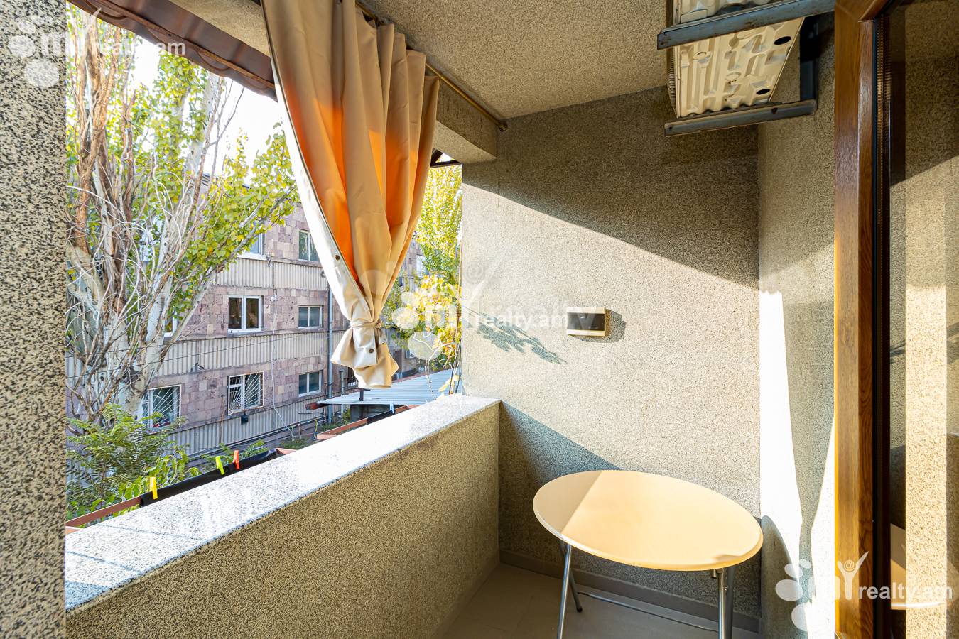 Купить 3 комнатную квартиру Орбели Ехбайрнери ул, Арабкир Ереван, 153788