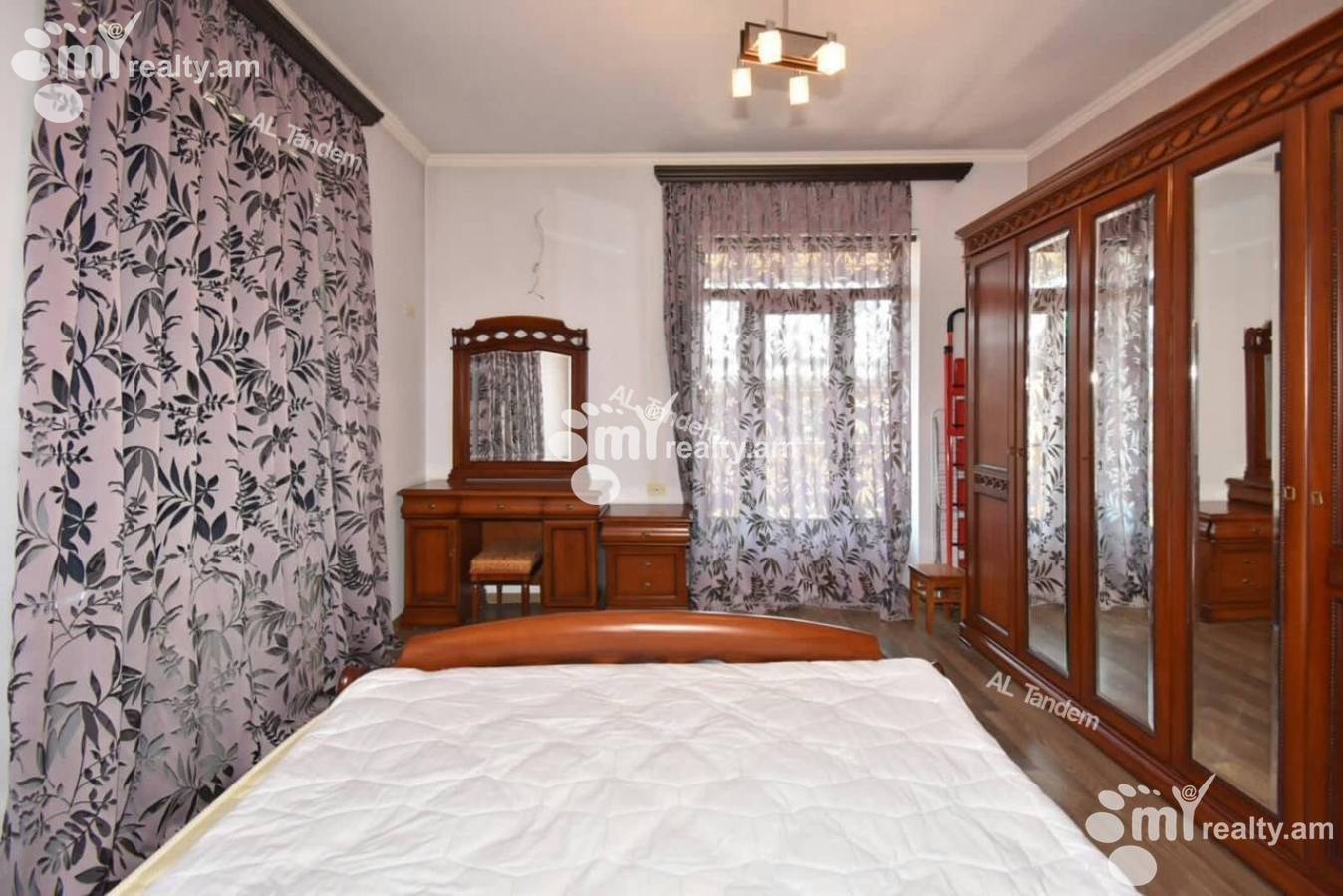 Снять 3 комнатную квартиру Байрон ул, Центр Ереван, 150375