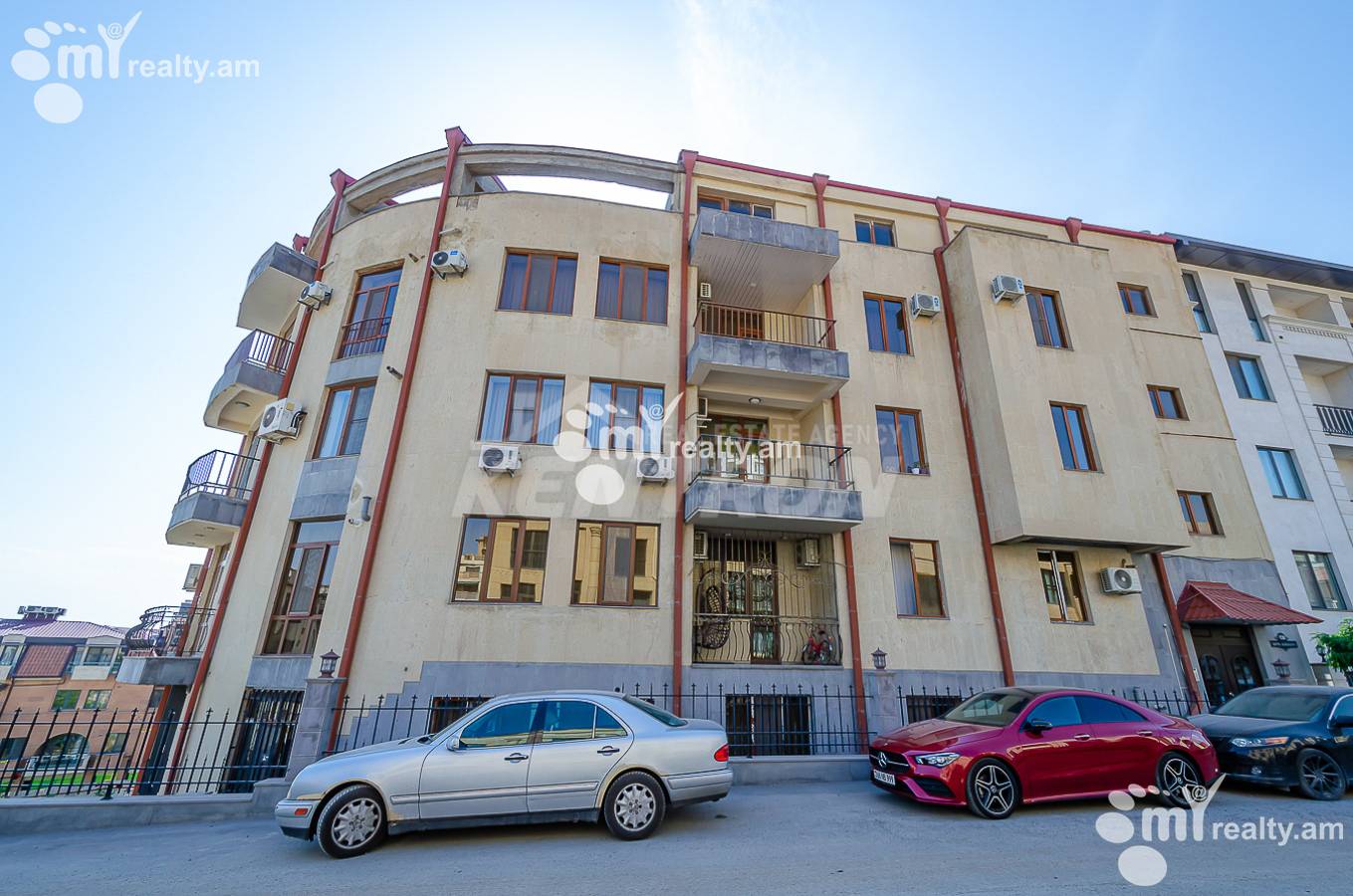 Купить 3 комнатную квартиру Антараин ул, Центр Ереван, 157086