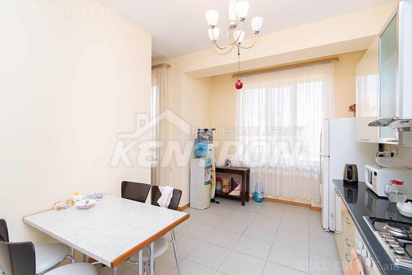 2 սենյականոց բնակարան  Պարոնյան փող, Կենտրոն Երևան, 135366