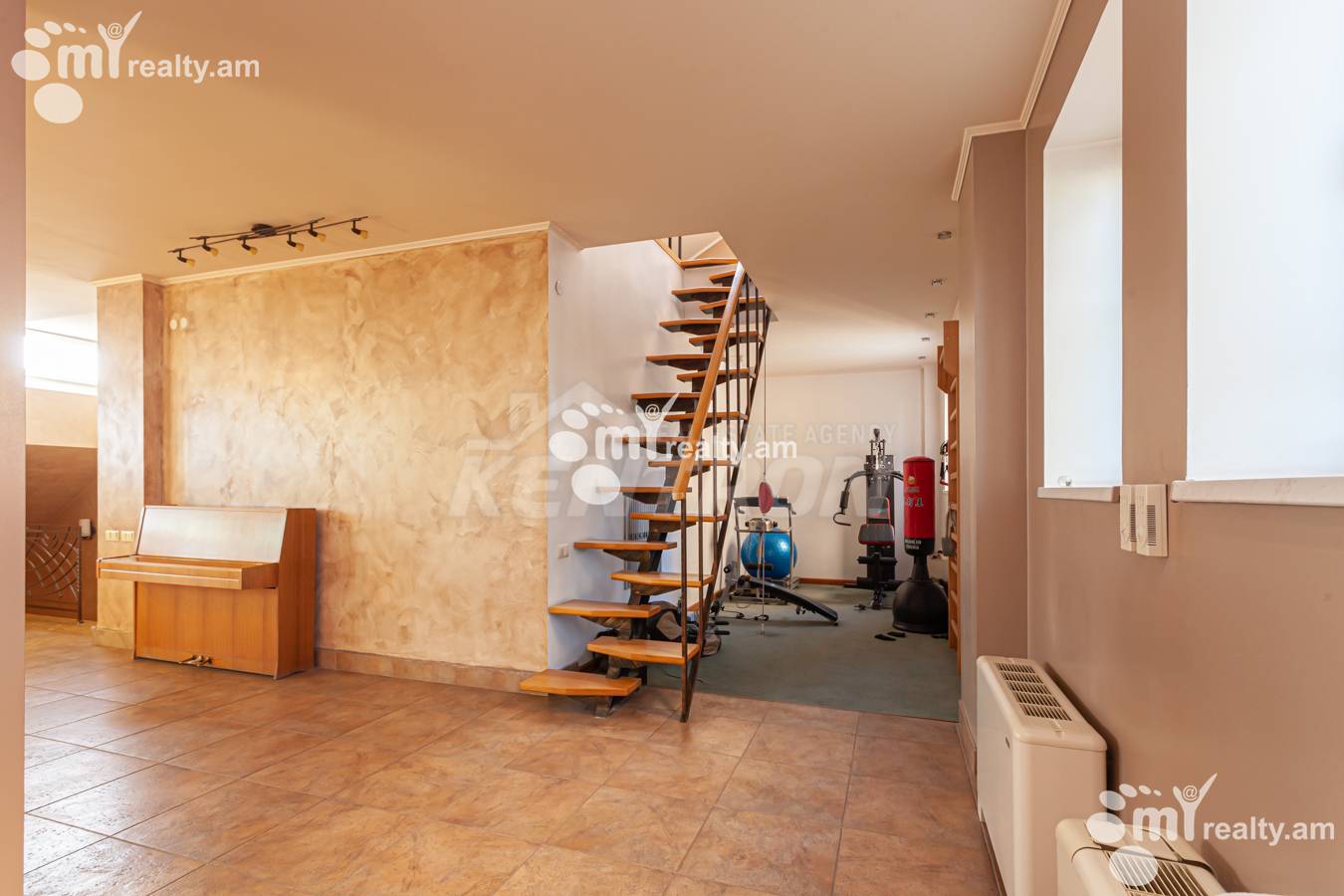 4 սենյականոց բնակարան  Ամիրյան փող, Կենտրոն Երևան, 147829