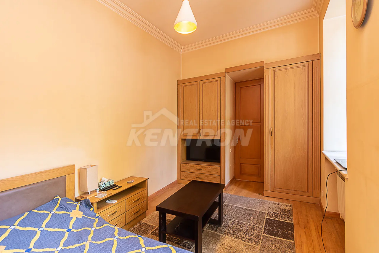 4 bedroom apartment for sale Mashtots Ave, Center Yerevan, 161677