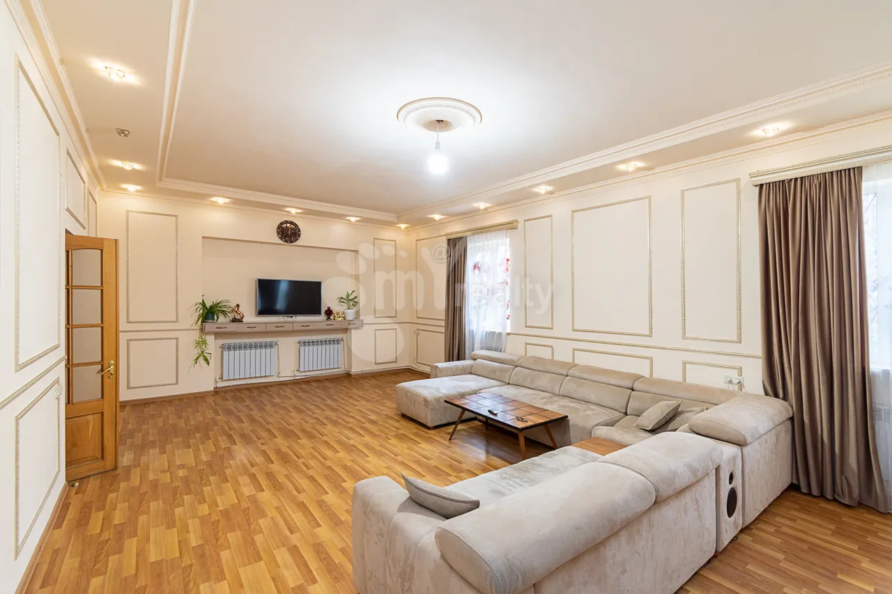 House for sale Zovuni dis, زوونی کوتایک, 160474