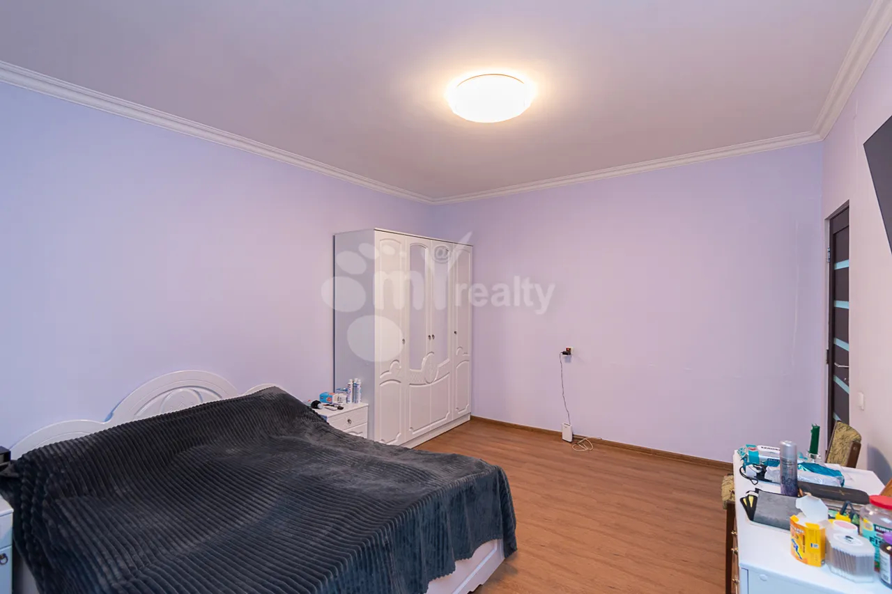 Купить 3 комнатную квартиру Азатутян пр, Арабкир Ереван, 160246