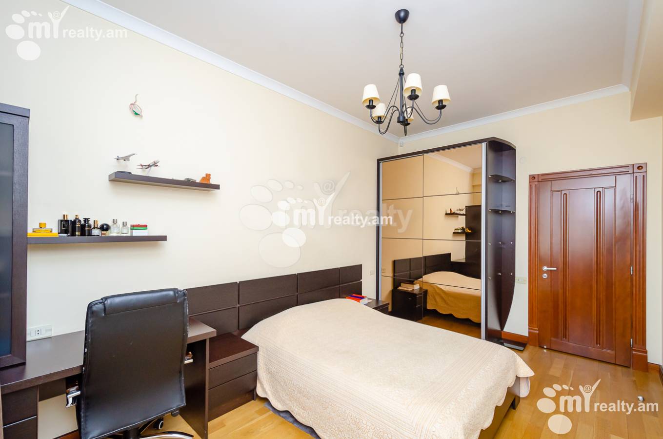 4 bedroom apartment for sale Mashtots Ave, Center Yerevan, 151756