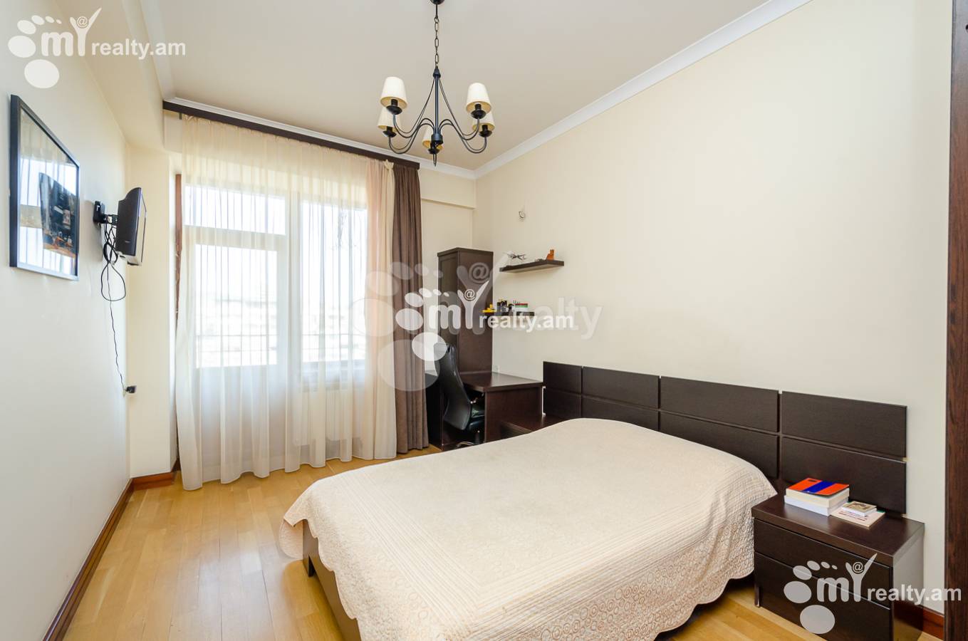 4 bedroom apartment for sale Mashtots Ave, Center Yerevan, 151756