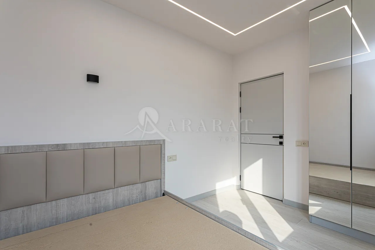 2 bedroom apartment for rent Saryan St, Center Yerevan, 158052