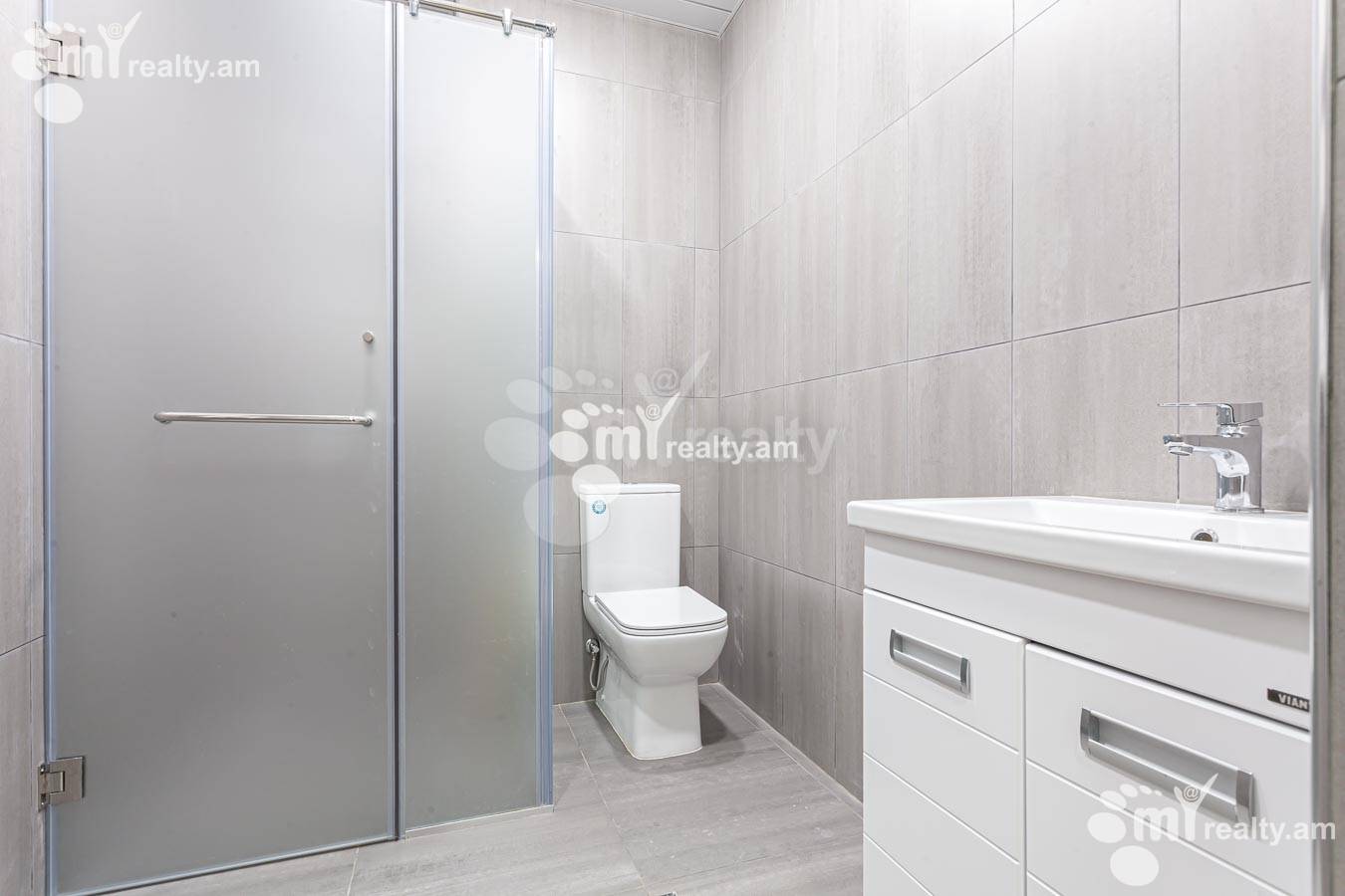 3 bedroom apartment for sale خیابان گِریبودوف, عربگیر ایروان, 155204