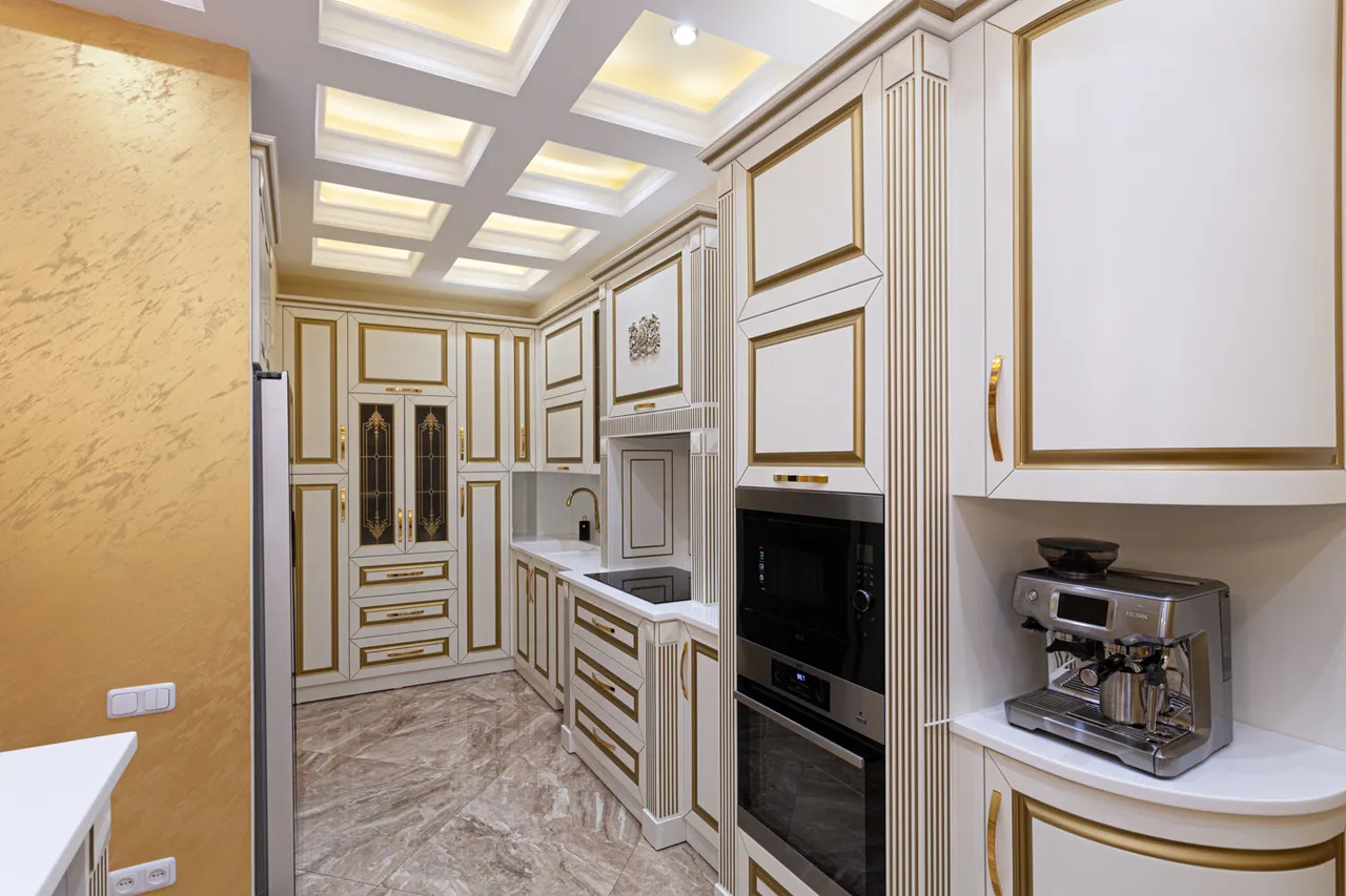 3 bedroom apartment for rent rue d'Amiryan, Center Yerevan, 161928