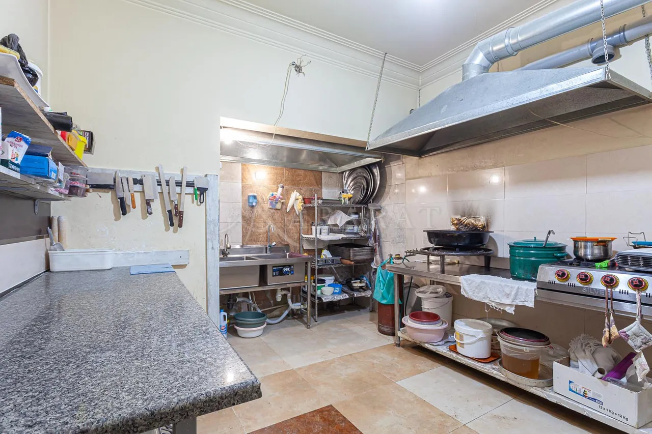 Commercial for sale خیابان کومیتاس, عربگیر ایروان, 157408