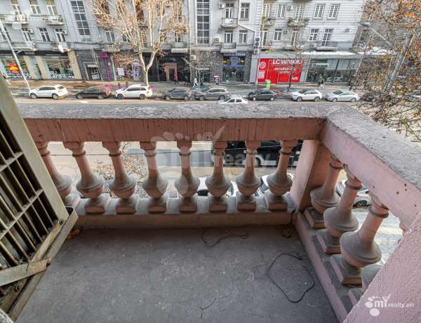 3-senyakanoc-bnakaran-vacharq-Yerevan-Center