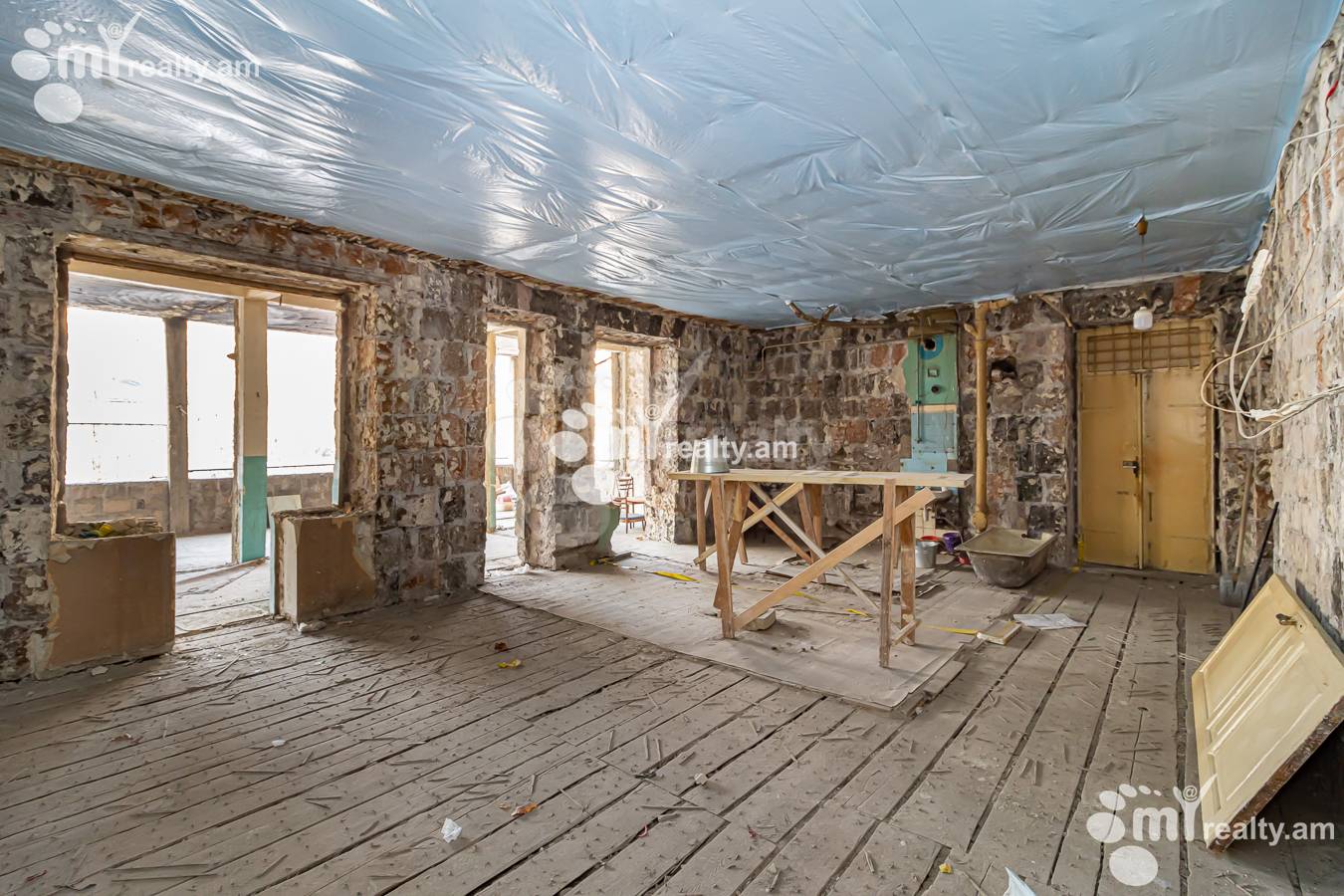 3 սենյականոց բնակարան  Մաշտոցի պող, Կենտրոն Երևան, 144766